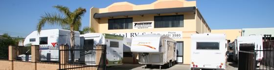 A Tischer cabin on the road in Down Under